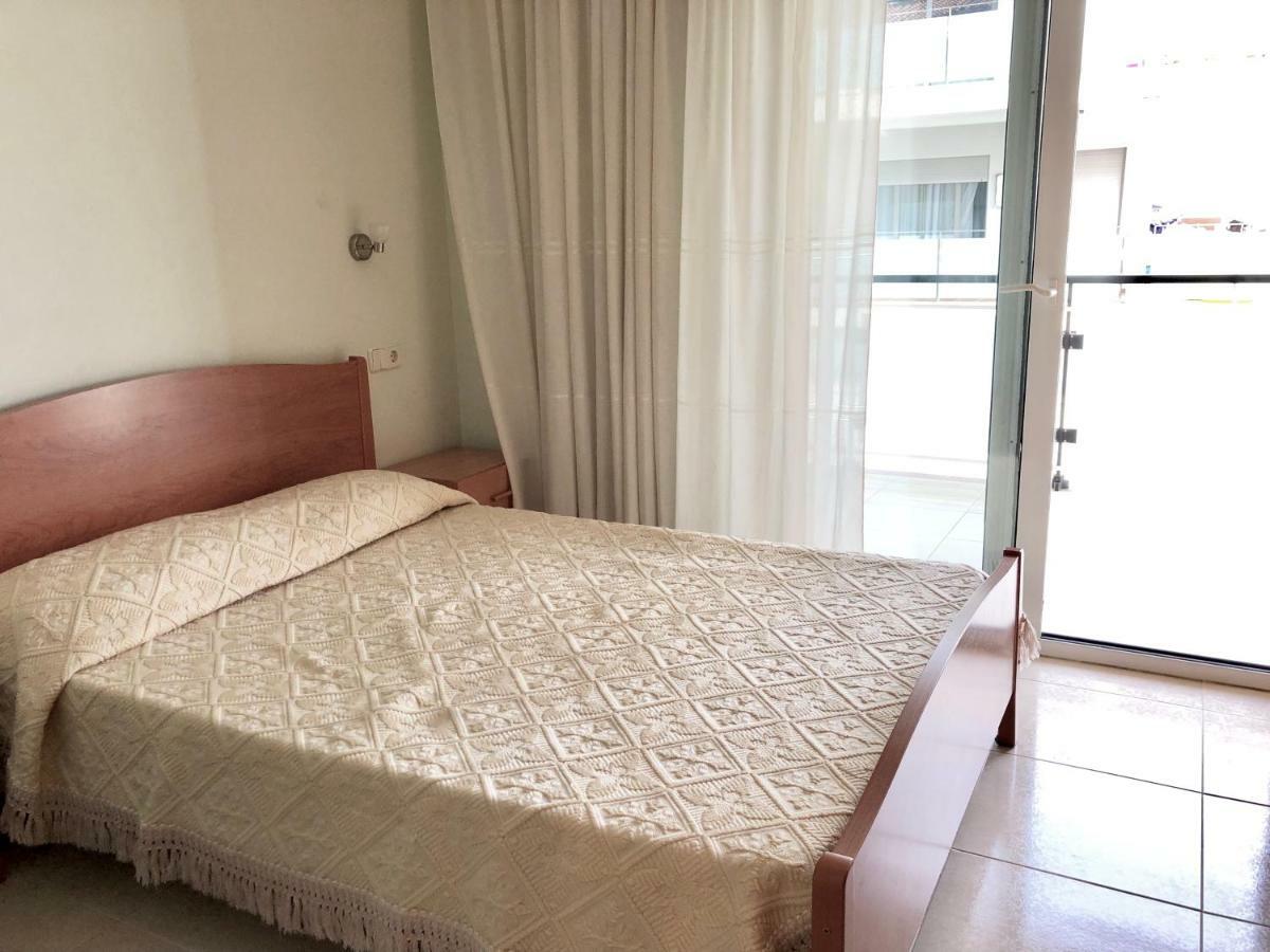 Apartamentos Benet Росес Екстериор снимка