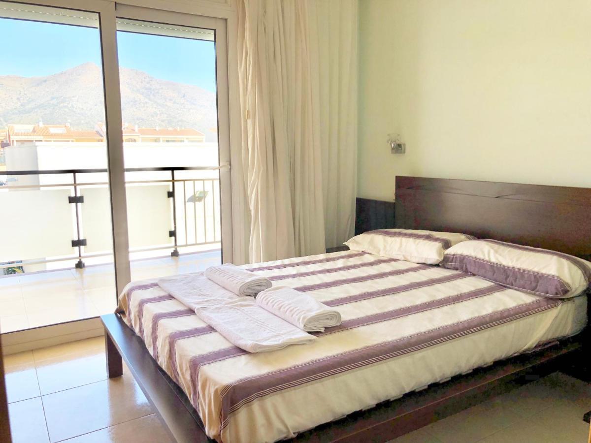 Apartamentos Benet Росес Екстериор снимка